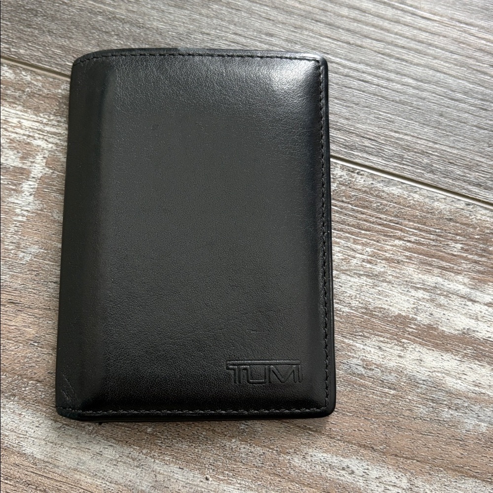 Tumi Black Leather Mens Wallet